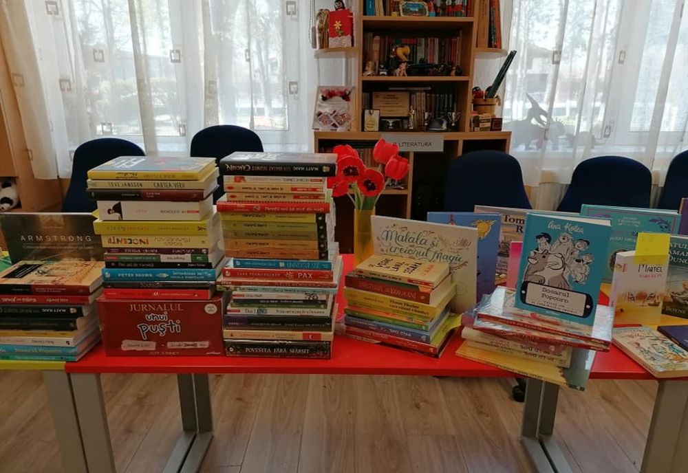   “Dăruim cărți, construim viitorul” pentru biblioteca școlii din Cuza Vodă