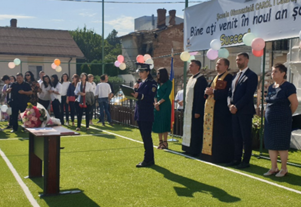 Polițiștii călărășeni alături de elevi la începutul anului școlar