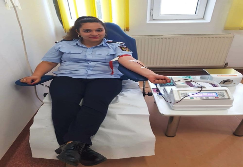 Pompierii militari călărăşeni donează sânge de ziua lor