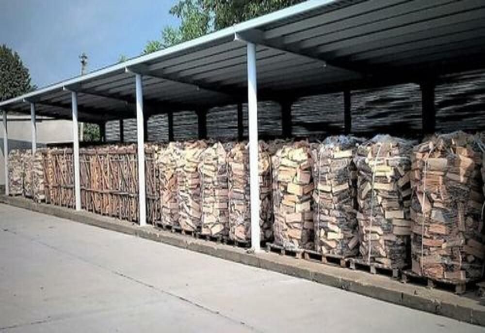 Lemn de foc în ocoalele silvice din toată țara. Romsilva suplimentează cantitățile pentru populație 