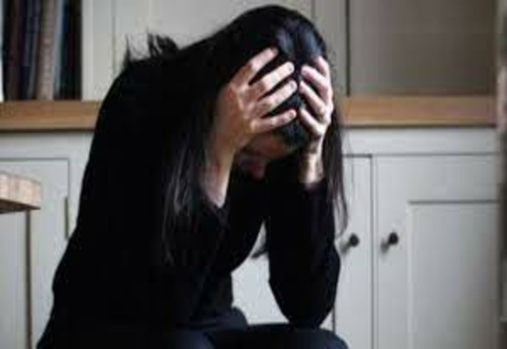 STUDIU: Oamenii, îngroziți de războiul cu facturile nesimțite - Jumătate dintre români spun că vor stinge lumina