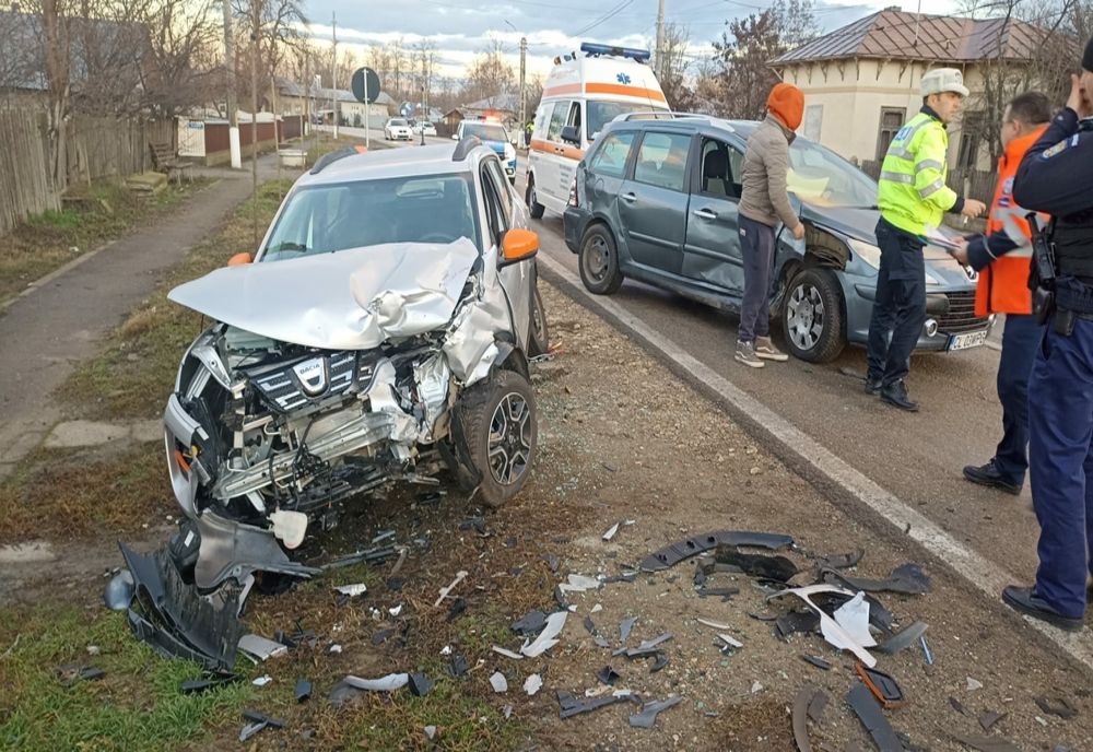 FOTO Impact violent între două autoturisme. O victimă
