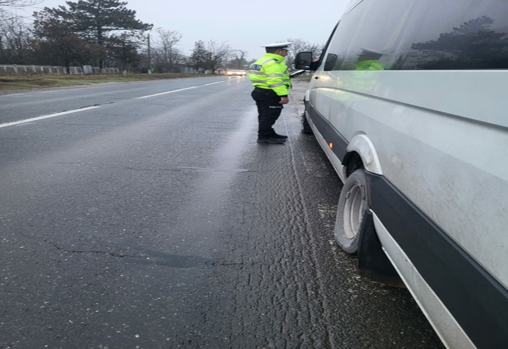 Șoferi de microbuz amendați. Pasagerii nu aveau bilete