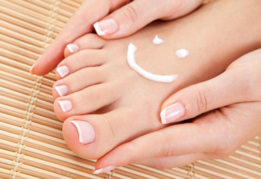 Îngrijirea picioarelor: de ce nu ar trebui să-ți tai unghiile prea scurt?