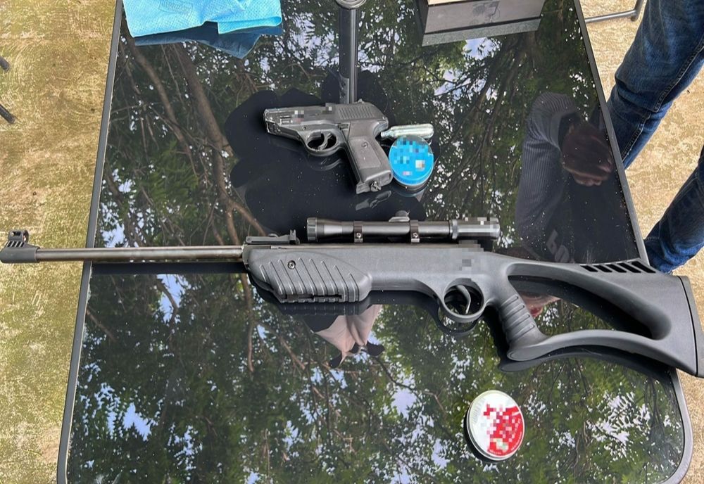 Percheziții în Călărași. Arme neletale descoperite de polițiști