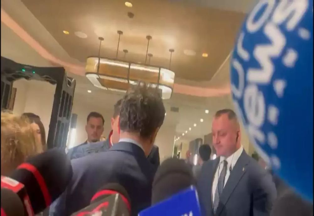 Nicușor Dan fuge când aude întrebări despre scandalurile care-l vizează pe Bolojan și Moșteanu