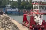 Un om de afaceri din Călărași, suspectat că ar fi vrut să fure fier vechi din barjele scufundate în Dunăre
