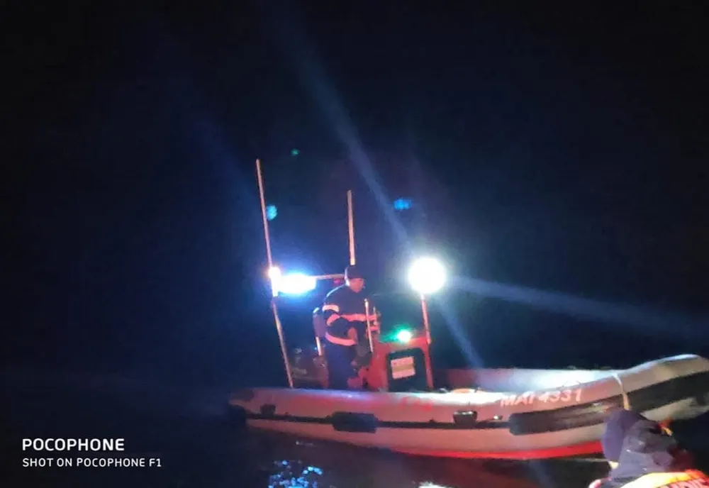 Misiune de salvare contra-cronometru pe Dunăre pentru căutarea unui bărbat căzut din propria barcă