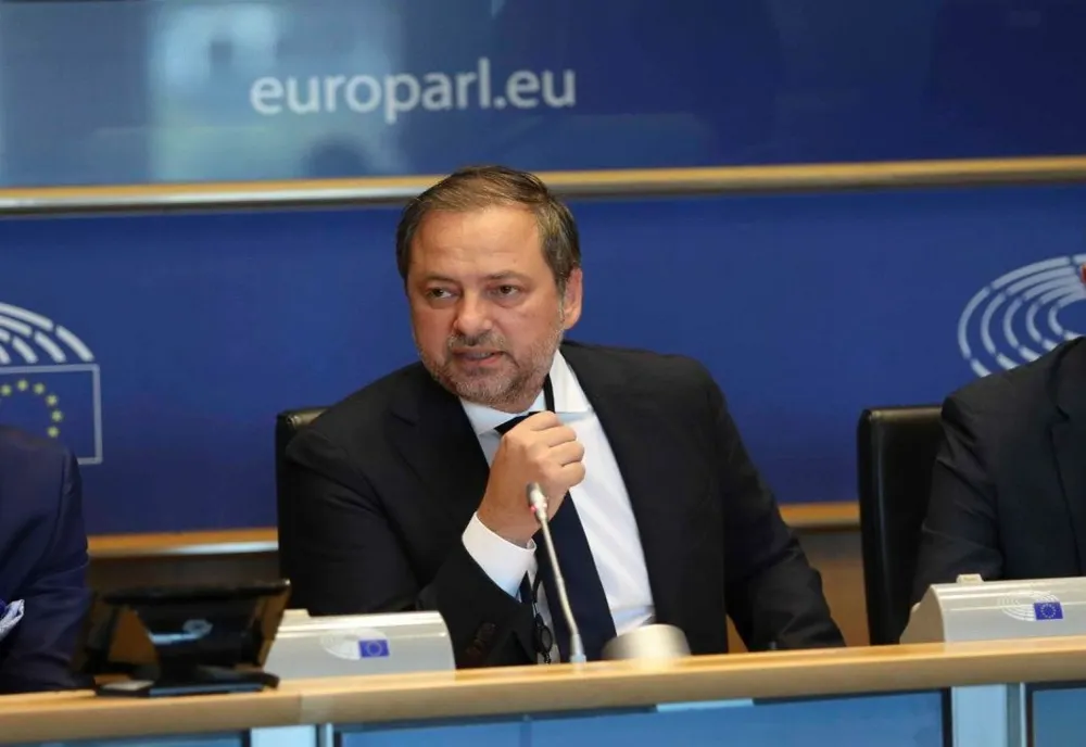 Dan Motreanu: Reducerea emisiilor de carbon și atingerea neutralității climatice, prin parteneriate cu sectoare industriale