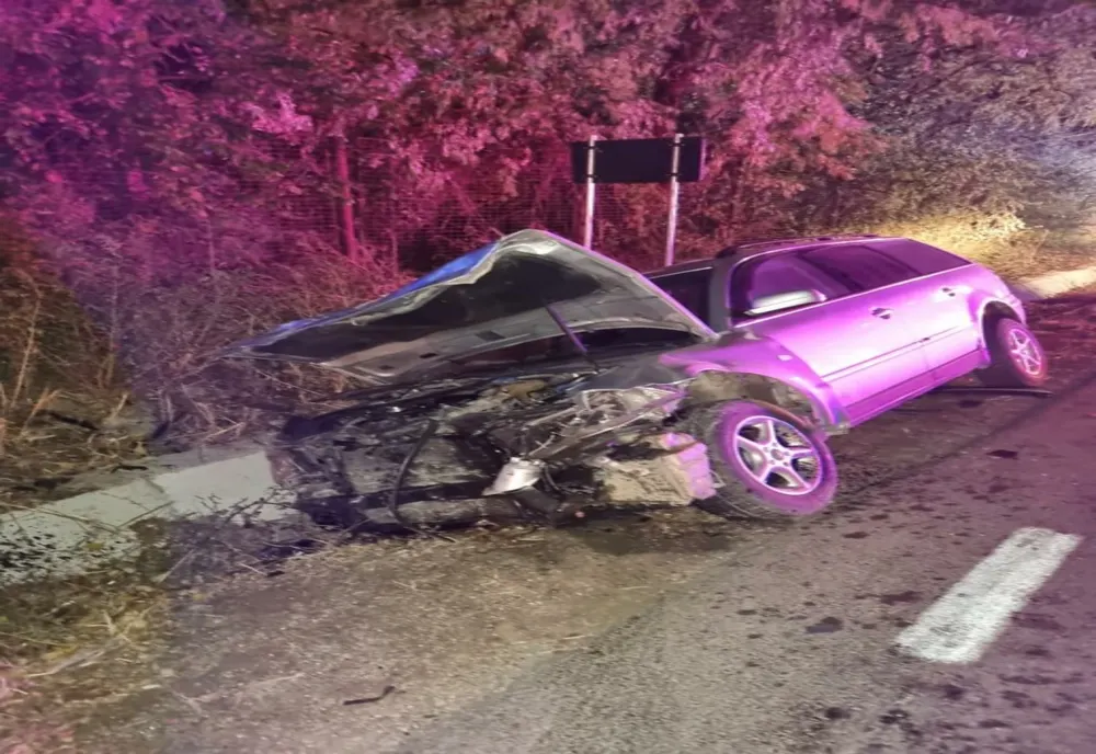 FOTO Accident grav în Ialomița. Trei persoane rănite, din care una încarcerată
