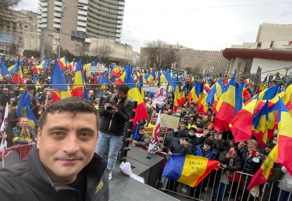 AUR vrea reinstaurarea serviciului militar. Simion: ”În acest moment, suntem cu pantalonii în vine”