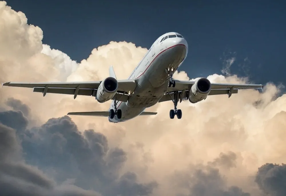 Zborurile de pe Otopeni, date peste cap de grevele din Italia și Belgia. Zeci de curse întârziate sau anulate