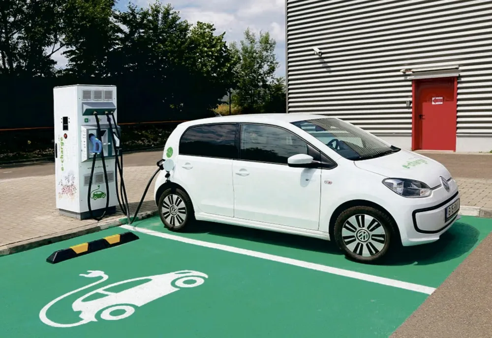 Mașina electrică, noua pasiune a șoferilor din România. Creștere a înmatriculărilor de aproape 90% doar în iulie