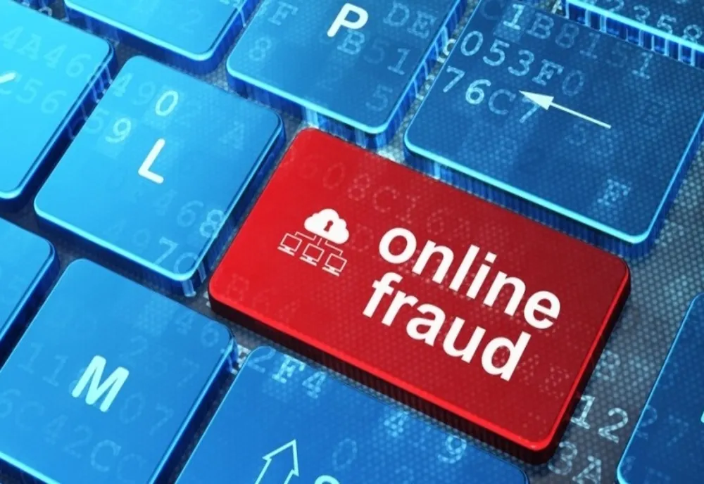 GRUPARE DE FRAUDATORI ONLINE, DESTRUCTURATĂ DE POLIȚIȘTI