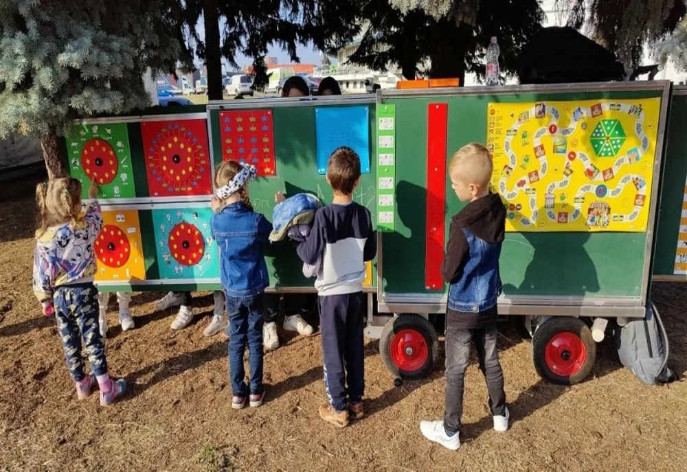 GRĂDINIȚĂ MOBILĂ PENTRU COPIII DIN MEDII DEFAVORIZATE