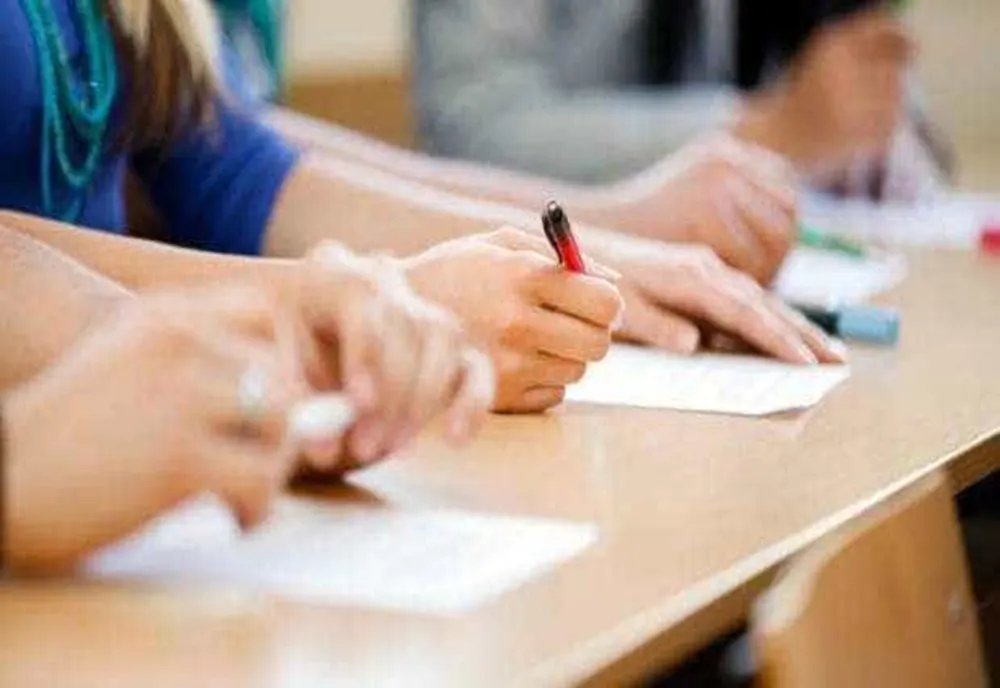 APROAPE 4 DIN 10 ELEVI SUNT AFECTAŢI DE ANALFABETISMUL NUMERIC