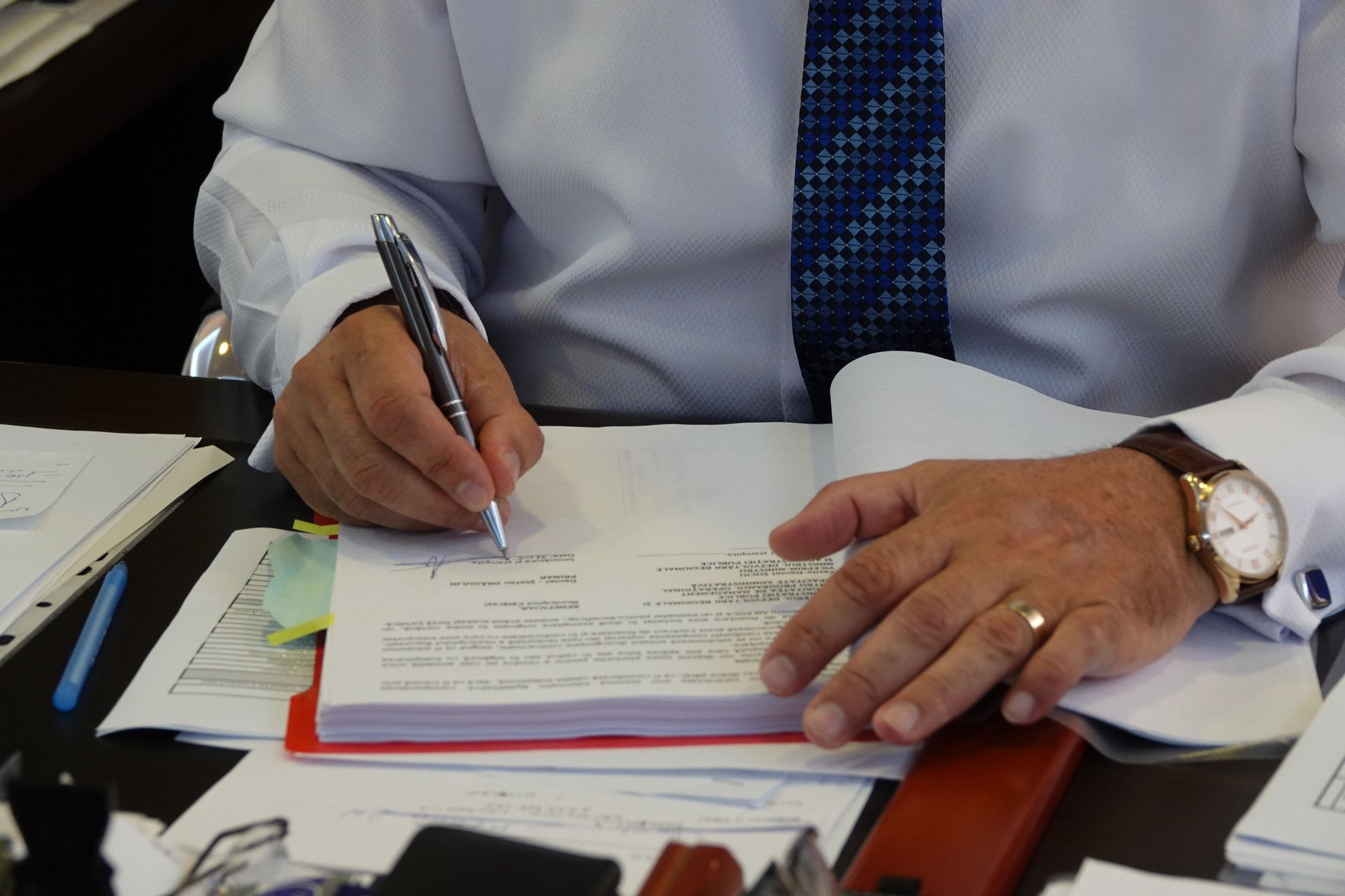 semnare contract debirocratizare