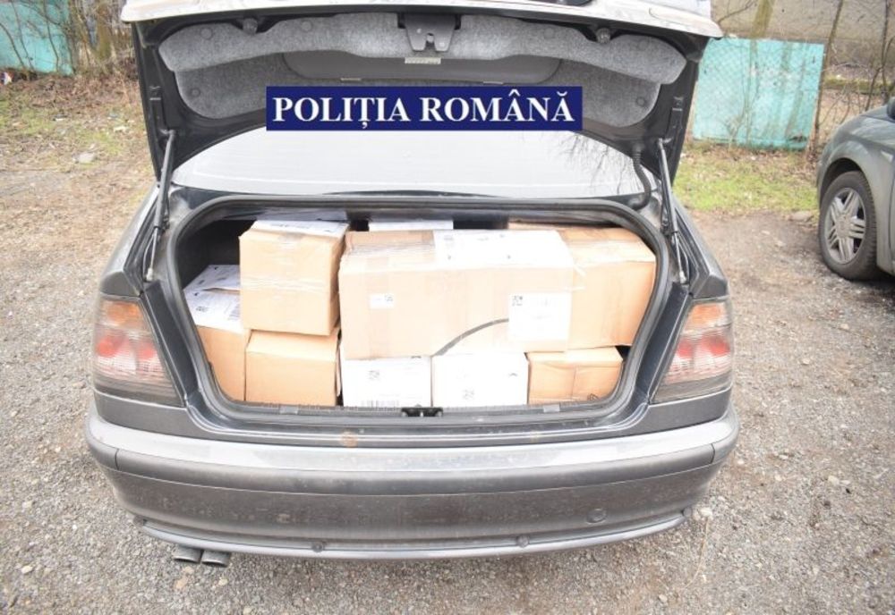 Un autoturism plin cu 35 kg de tutun, depistat în trafic, în localitatea Vasilați