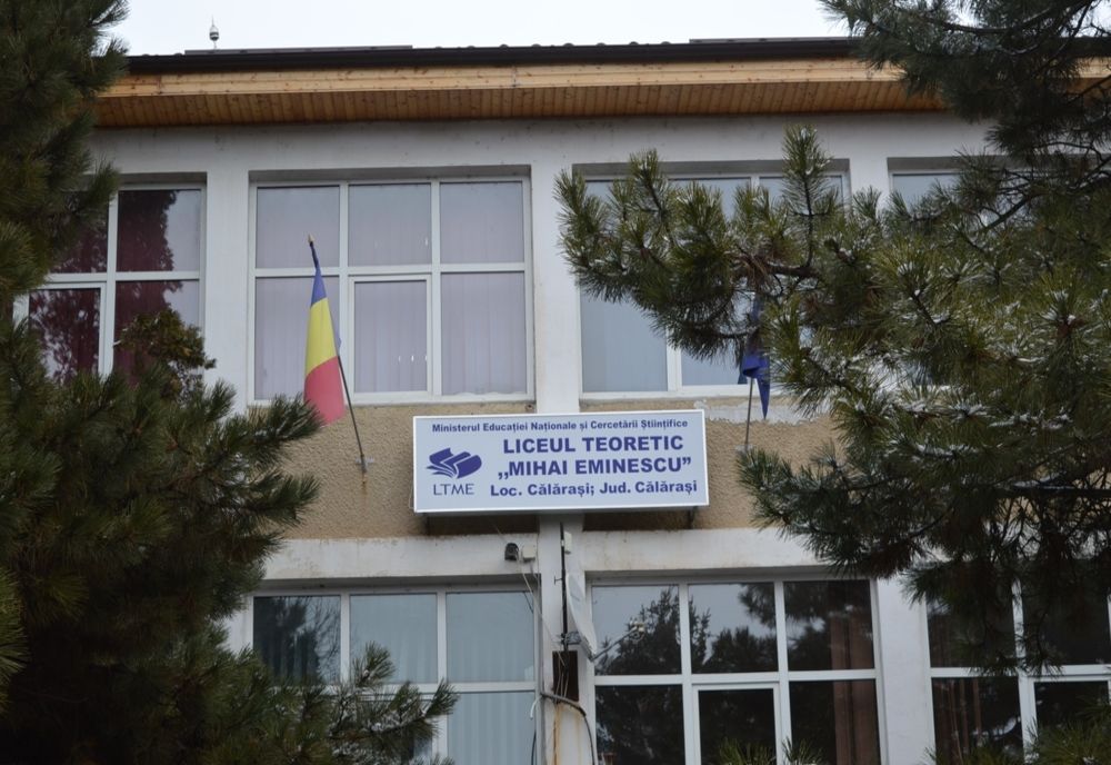 A fost semnat contractul privind reabilitarea termică a Liceului Mihai Eminescu din Călărași