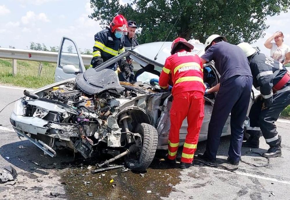 Galerie Foto | Tânăr de 20 de ani, rănit grav într-un accident rutier grav în comuna Curcani