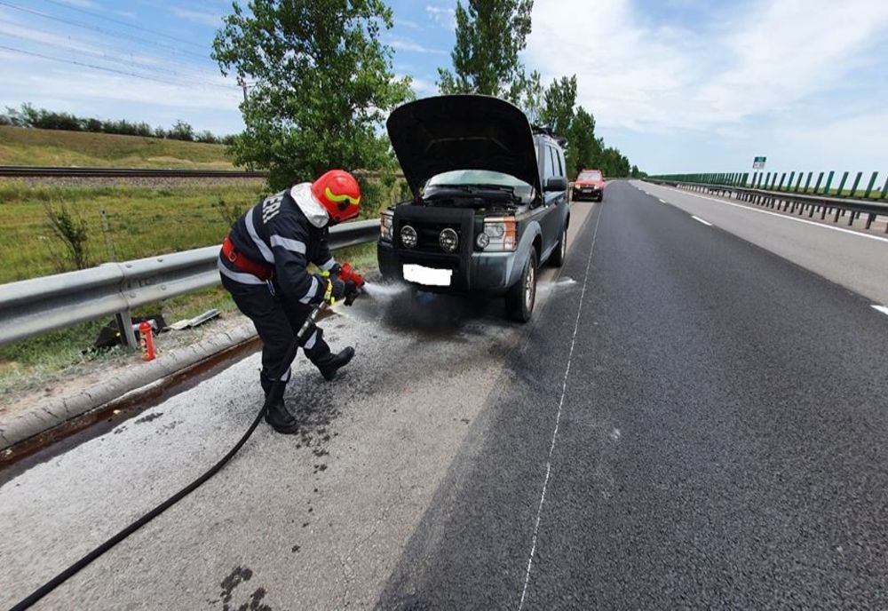 Autoturism cuprins de flăcări pe A 2, km 52, calea II, în Lehliu Gară