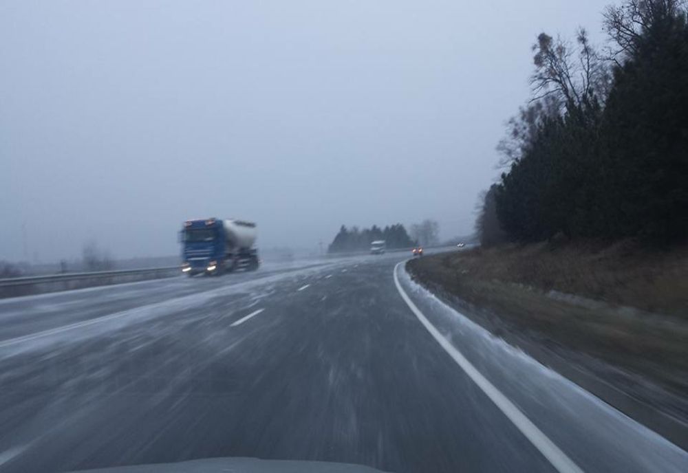 Călărași: Carosabil alunecos pe DN3 !