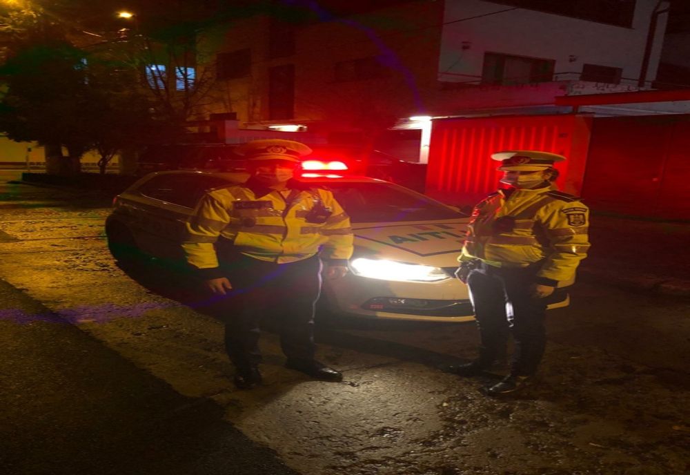 Șofer cercetat pentru dare de mită după ce a oferit 400 dolari unui echipaj de poliție