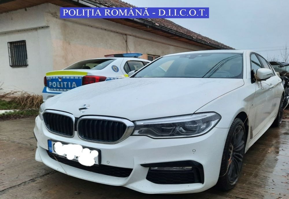 FOTO| Grupare de proxeneți destructurată la Călărași. Procurorii au confiscat sume mari de bani