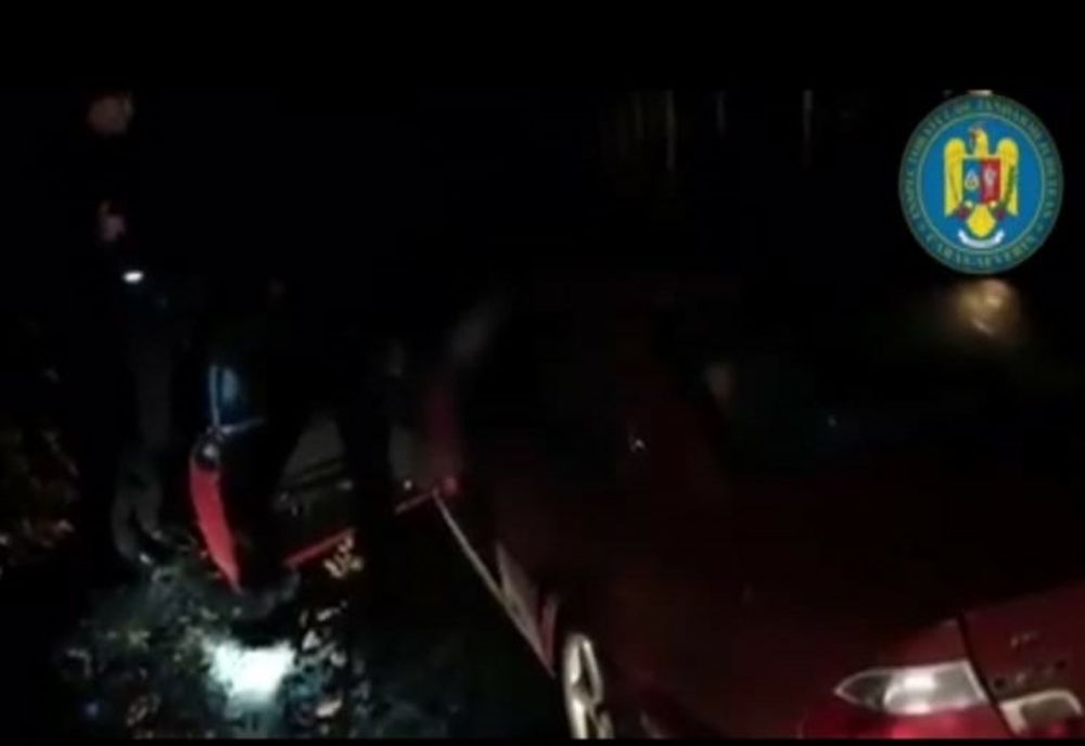 Scandal pe munte, după ce un tânăr dezbrăcat a chemat jandarmii să-i aducă țigări