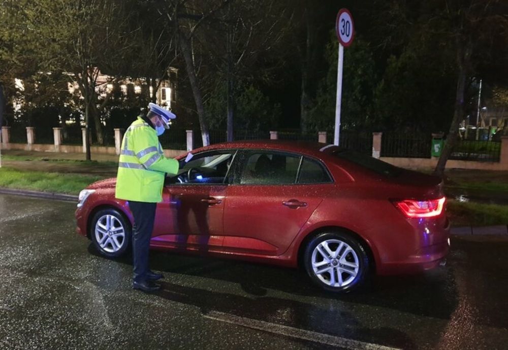 Amenzi de 15000 lei aplicate de polițiști, pentru nerespectarea măsurilor impuse în pandemie