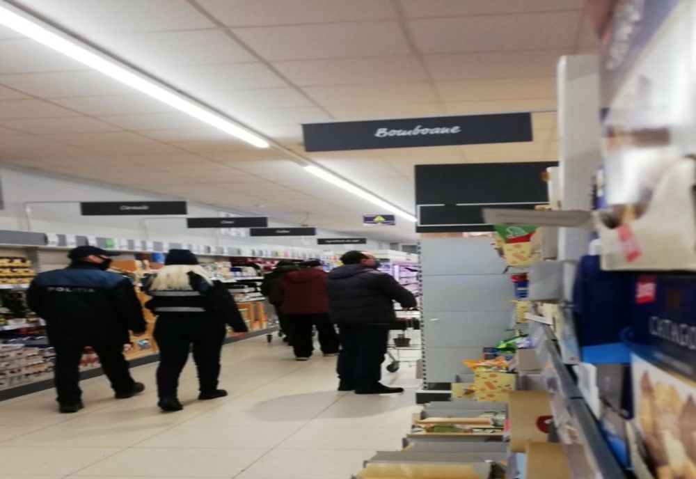 Peste 100 de societăți comerciale verificate de polițiști