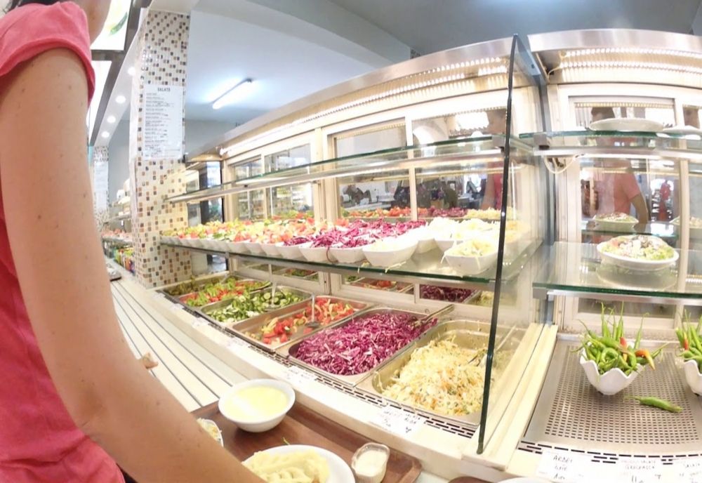 Să tot mănânci pe litoral: inspectorii ANSVSA au dat AMENZI de peste 230.000 lei în câteva zile