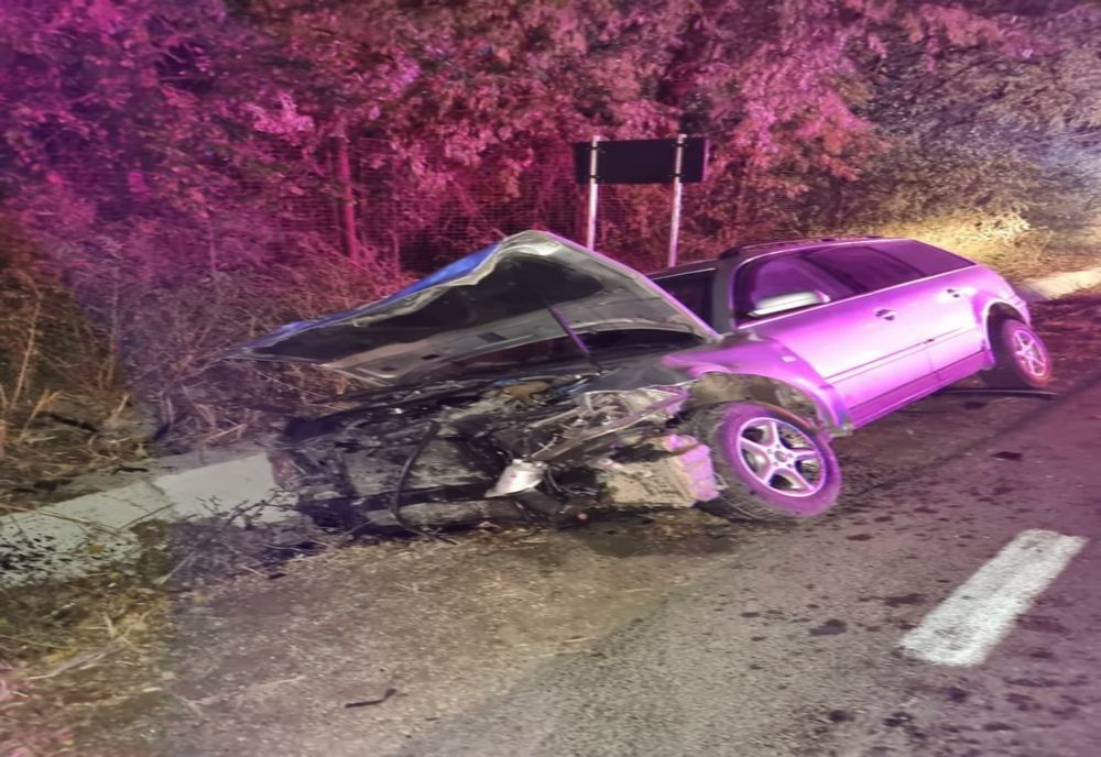 FOTO Accident grav în Ialomița. Trei persoane rănite, din care una încarcerată