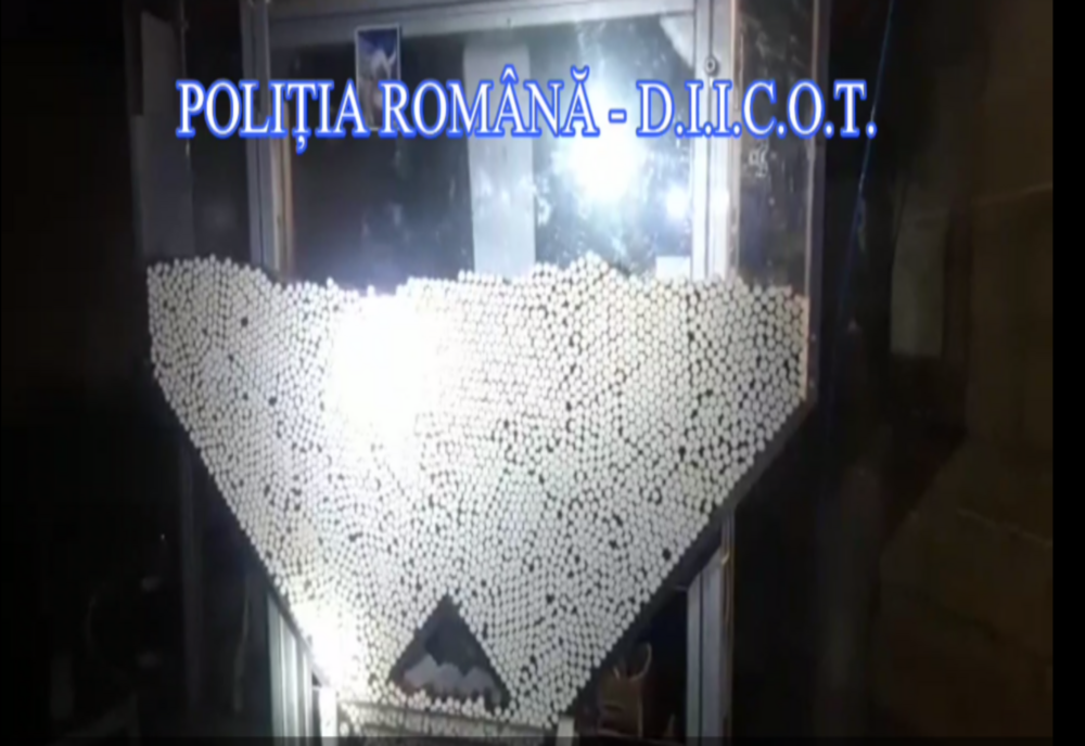 VIDEO Descinderi la o fabrică ilegală de țigări. Grup infracțional destructurat