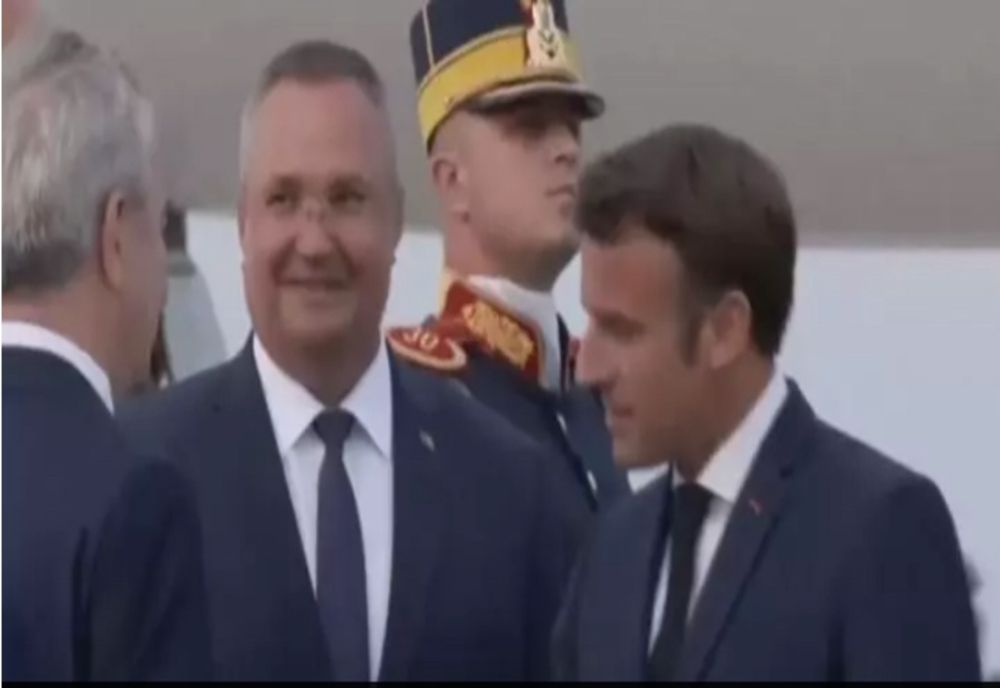 Vizită istorică: Emmanuel Macron a ajuns în România - Președintele Franței salută trupele franceze aflate la porțile Ucrainei