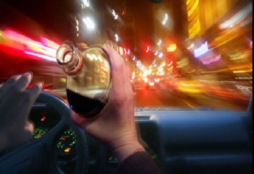 Beat la volan, gonea cu "viteza luminii". Alcoolemia i-a uimit pe polițiști