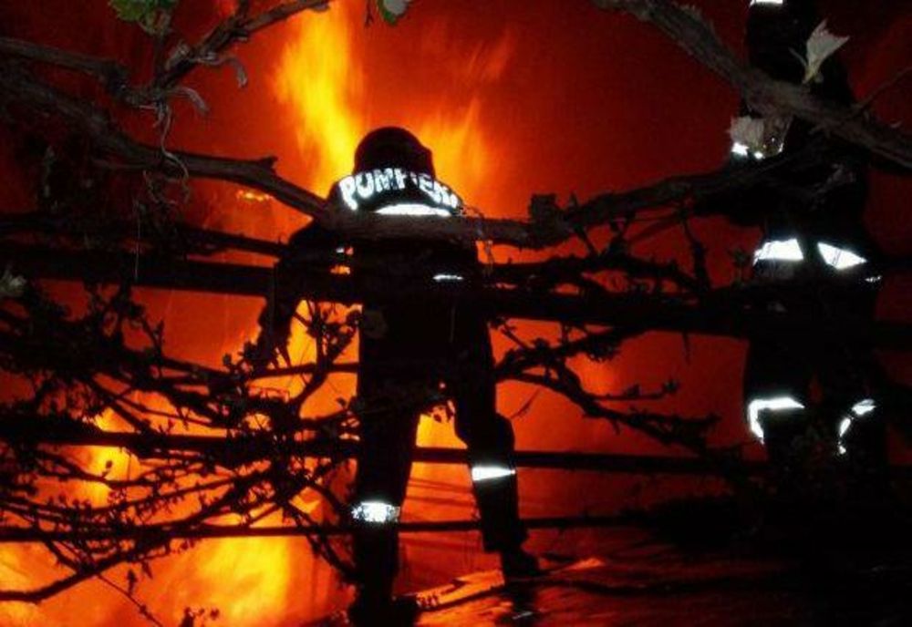 FOTO Weekend de foc pentru pompierii călărășeni.64 de intervenții
