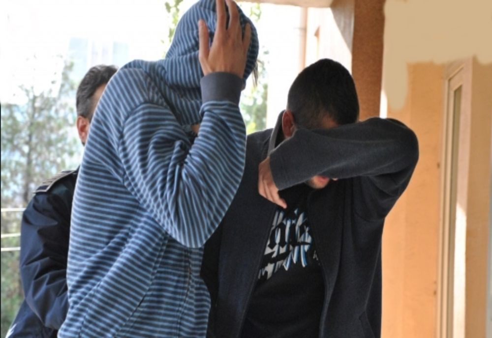 Călărași.Reținuți după ce au furat dintr-un magazin și au lovit-o pe vânzătoare