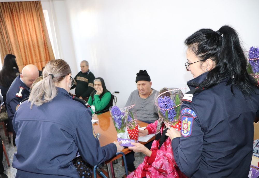 Un gând, o floare şi o îmbrăţişare de la pompierii ISU Călărași