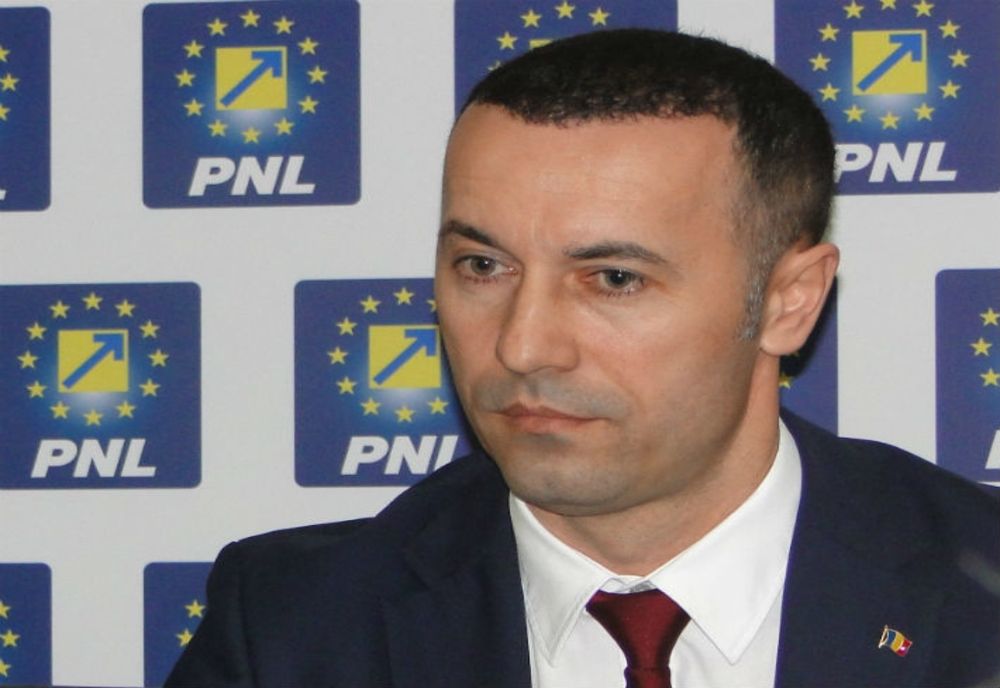 Șeful CJ Prahova a demisionat din funcțiile deținute în PNL, după dosarul deschis de DNA 
