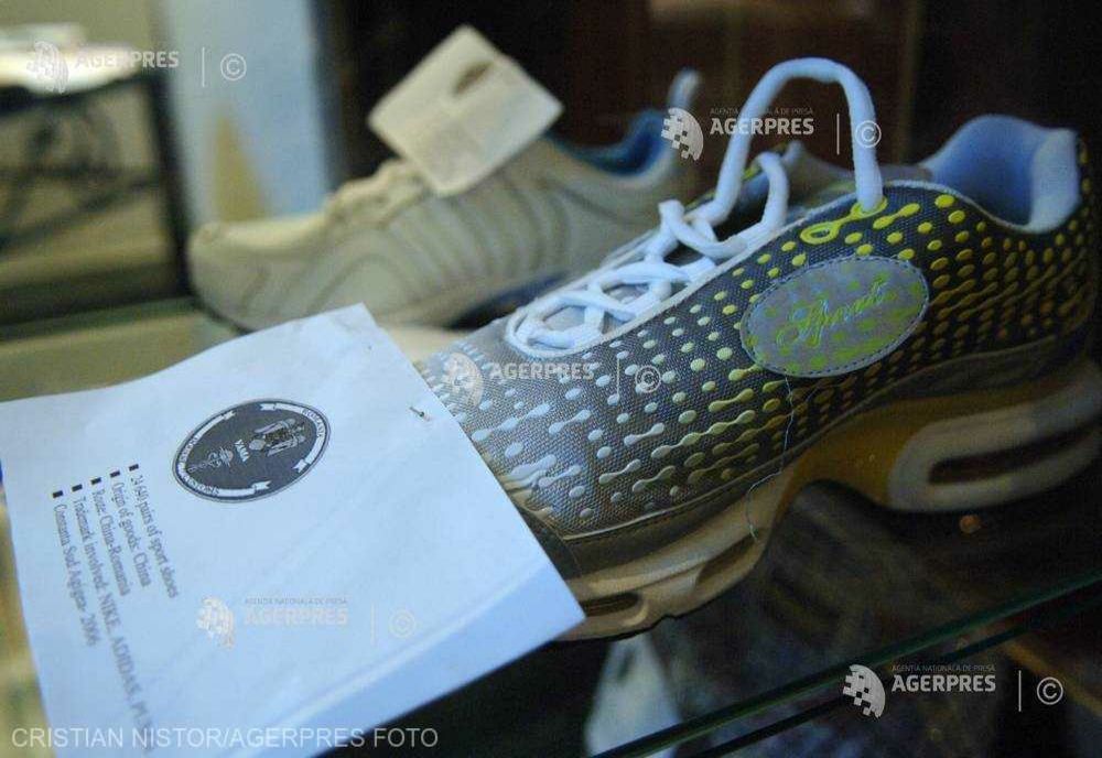 DGPMB: BUNURI CONTRAFĂCUTE DE PESTE UN MILION DE EURO, CONFISCATE DE POLIŢIŞTI DINTR-UN CENTRU COMERCIAL