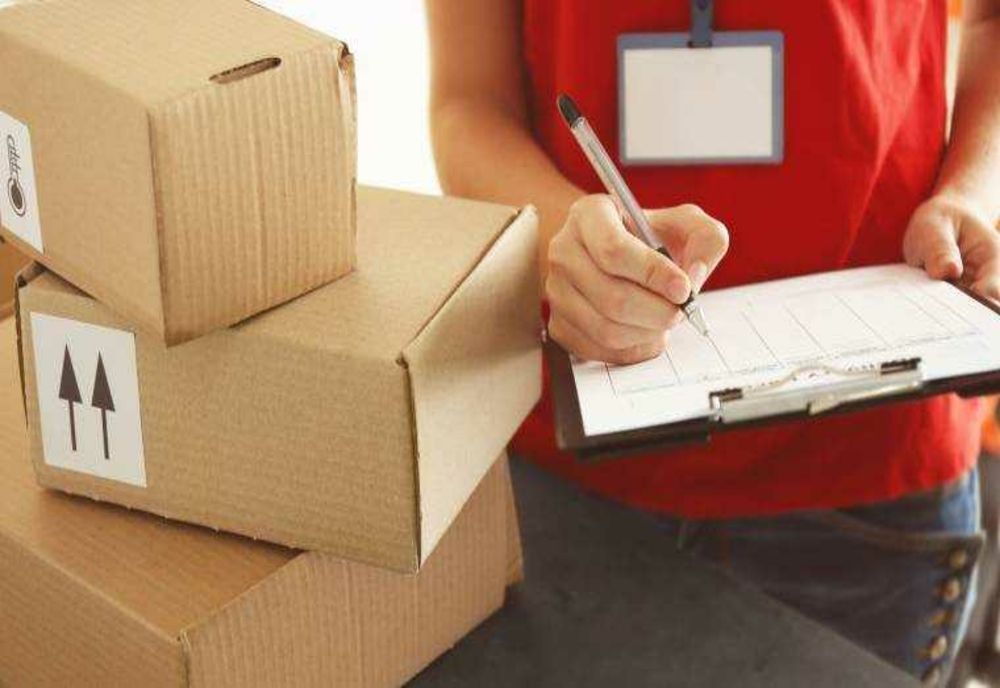 Colet pierdut, furat sau distrus? Ce trebuie să faci ca să nu rămâi fără bani și fără pachet