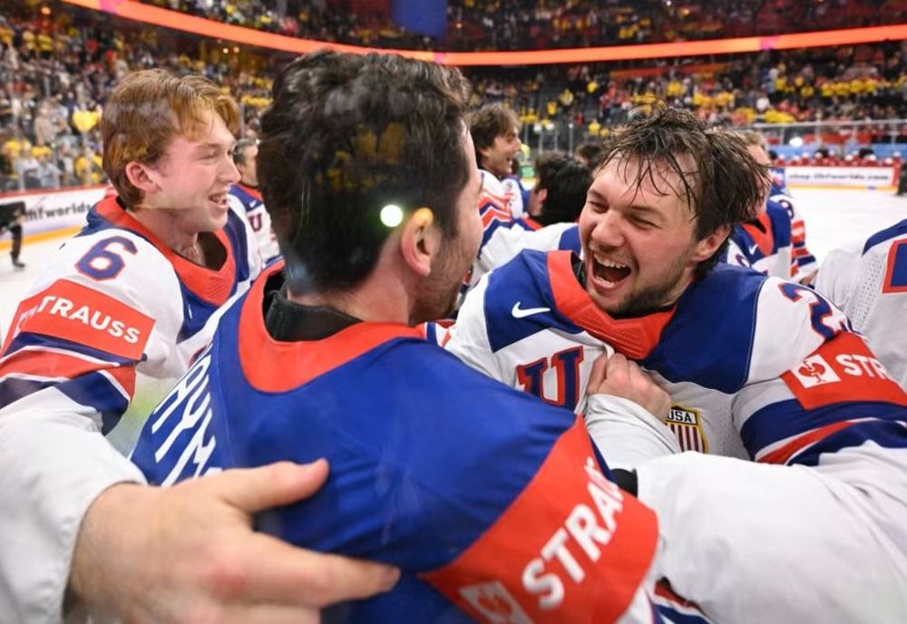 SUA CÂȘTIGĂ DIN NOU CAMPIONATUL MONDIAL DE HOCHEI PE GHEAȚĂ DUPĂ 65 DE ANI!