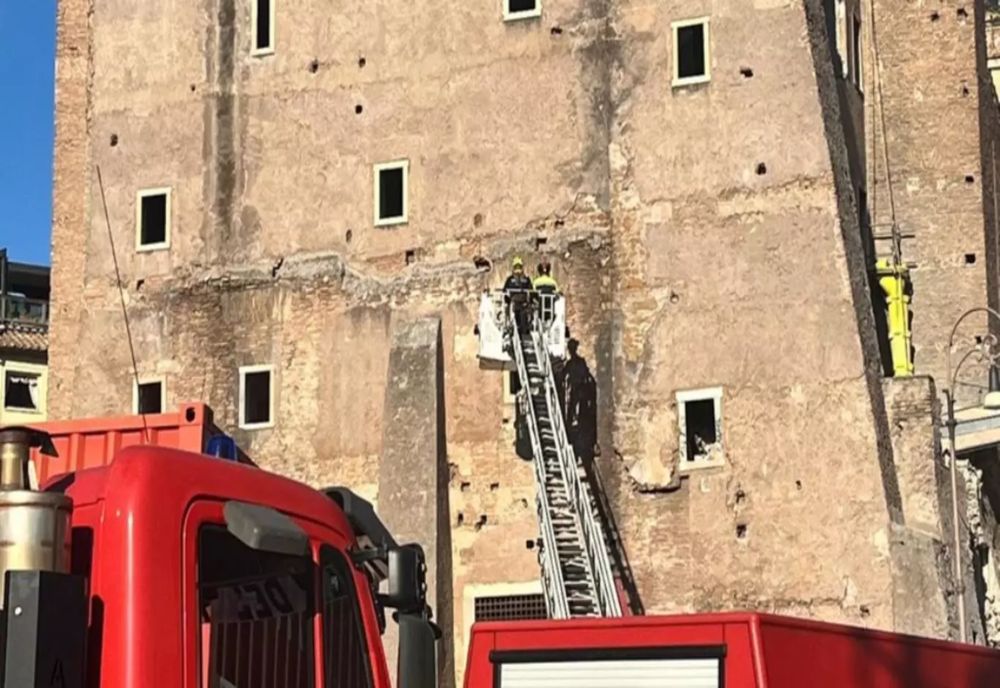 ULTIMELE CUVINTE ALE ROMÂNULUI STRIVIT SUB DĂRÂMĂTURILE UNUI TURN DIN ROMA: „GRĂBIȚI-VĂ, NU MAI POT!”