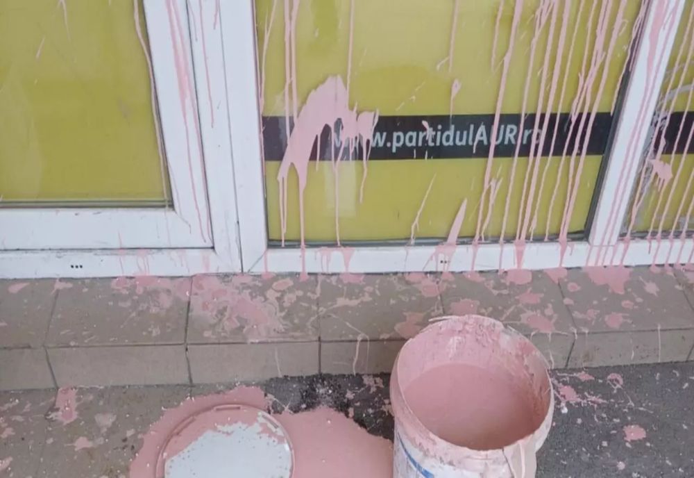 Sediul AUR, vandalizat în Sectorul 4 VIDEO