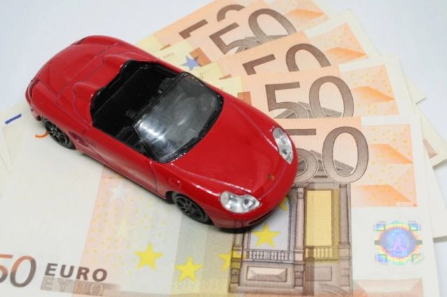 Lovitură dură pentru șoferi: explozie a prețurilor la RCA, majorări sau chiar dublări de preț