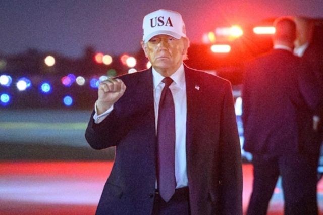 „Îi lăsăm singuri în Ormuz!”. Trump oprește escorta navală și transmite un avertisment dur Iranului