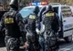 Traficanți de droguri săltați de polițiști și duși la penitenciar